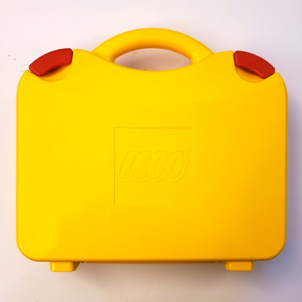 LEGO CLASSIC: Creative Suitcase (10713)